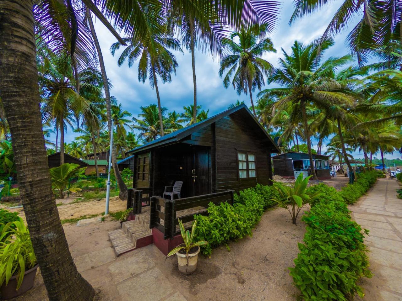 Vista Praia Beach Resort Анжуна Экстерьер фото