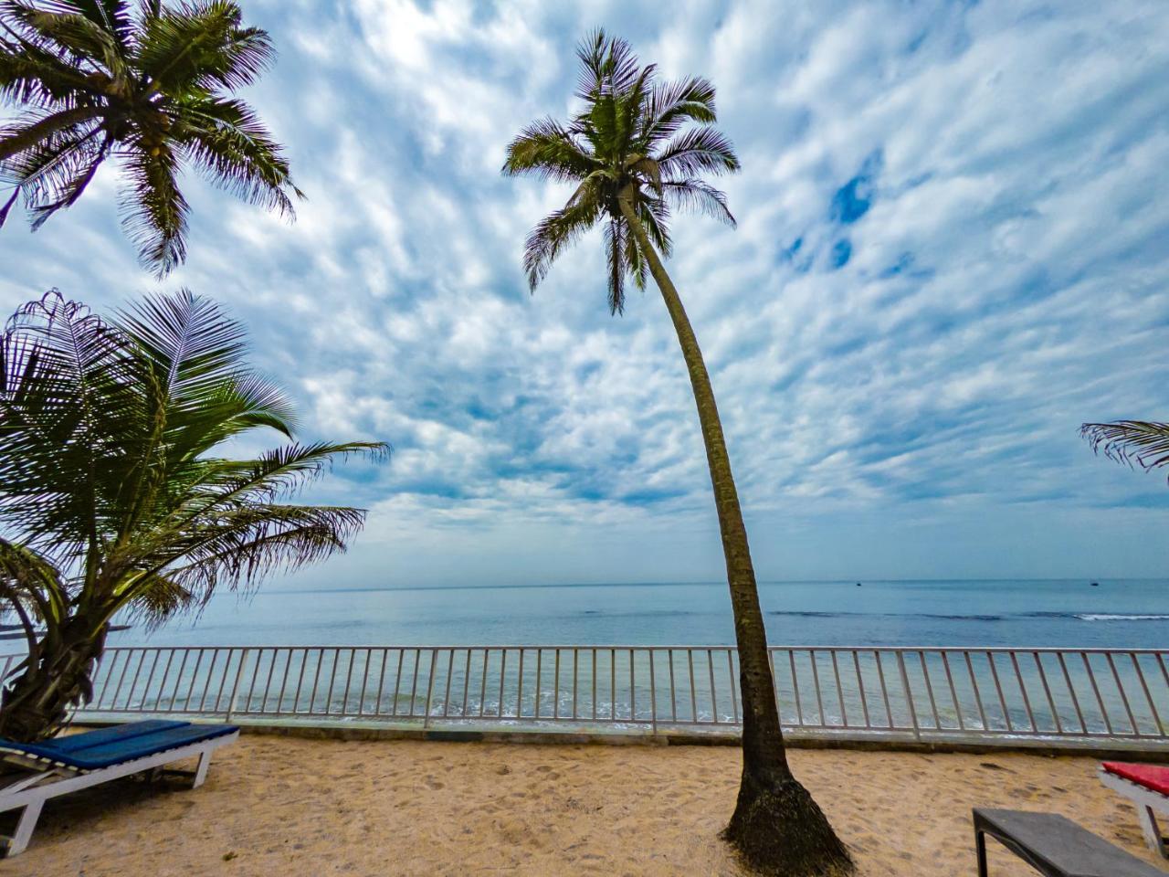 Vista Praia Beach Resort Анжуна Экстерьер фото