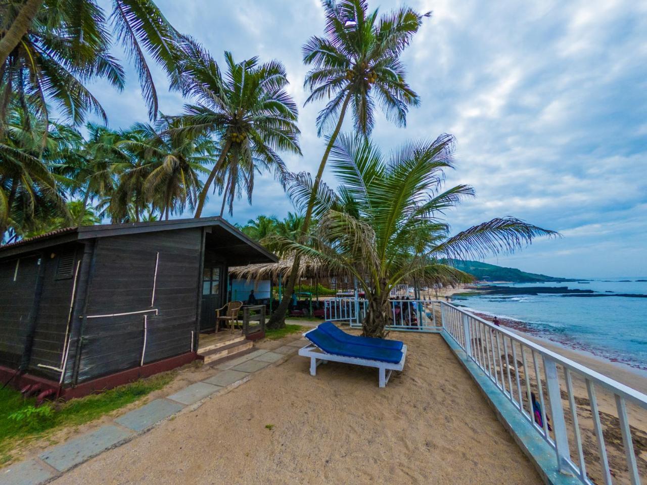Vista Praia Beach Resort Анжуна Экстерьер фото
