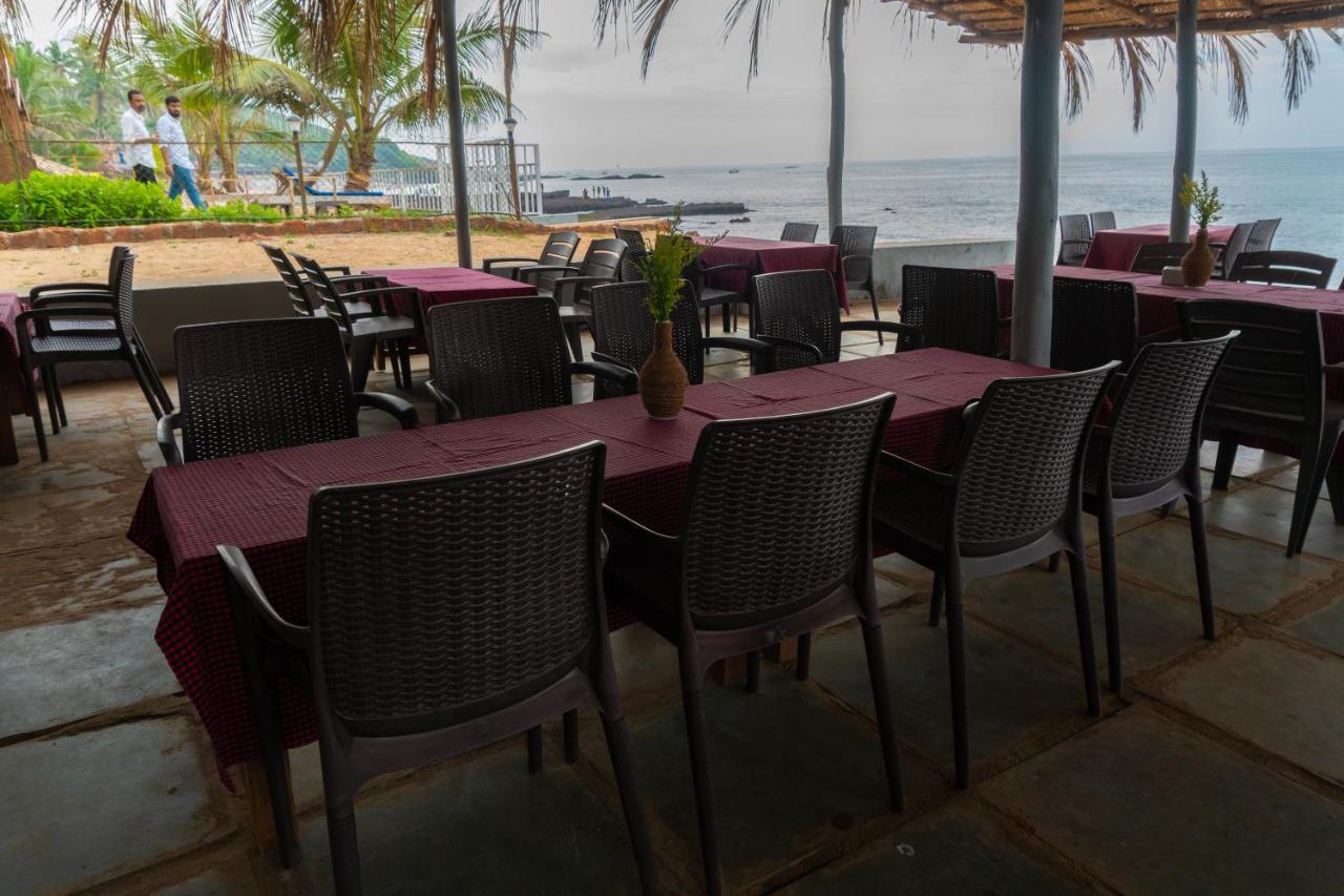 Vista Praia Beach Resort Анжуна Экстерьер фото