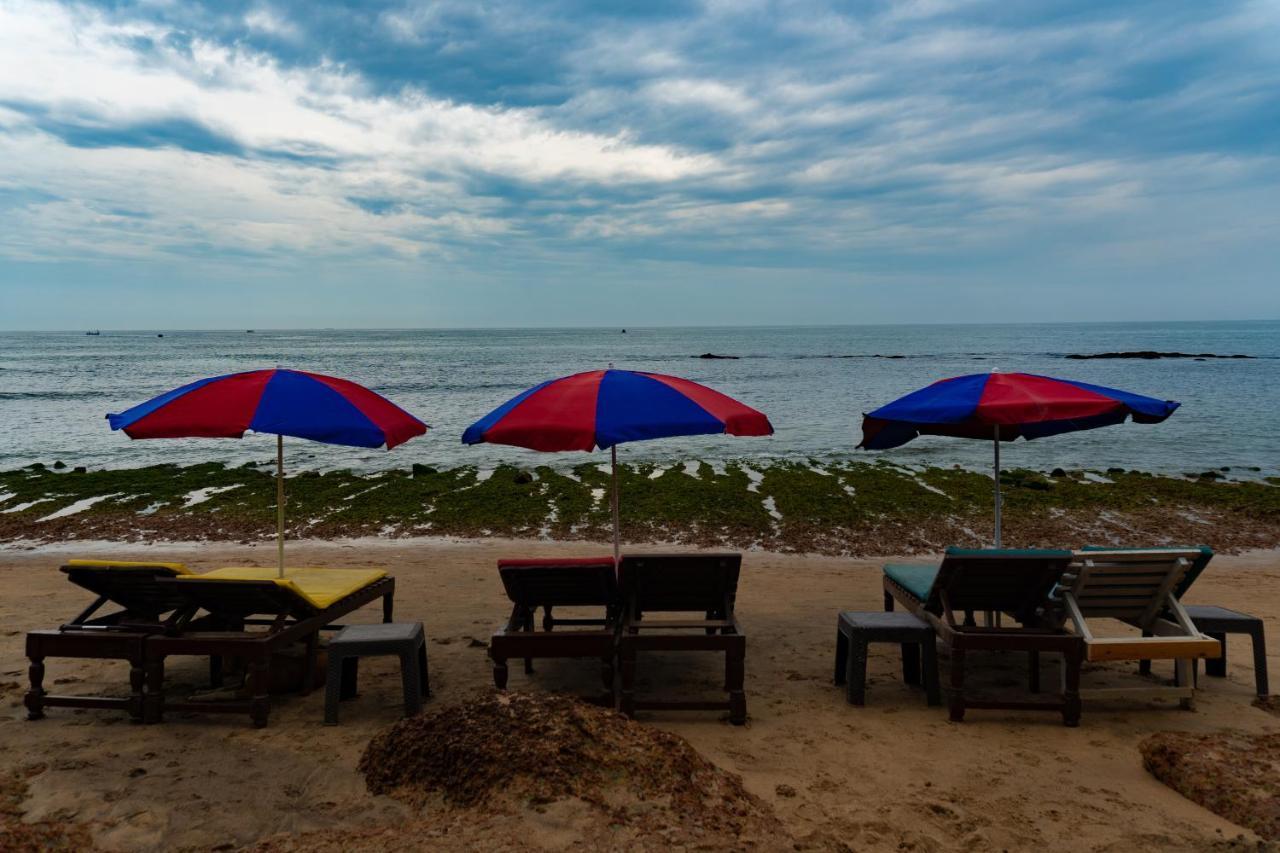 Vista Praia Beach Resort Анжуна Экстерьер фото