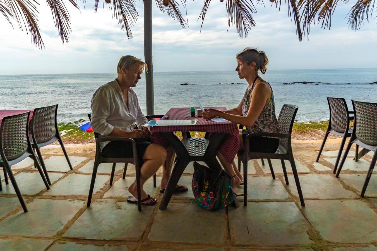 Vista Praia Beach Resort Анжуна Экстерьер фото