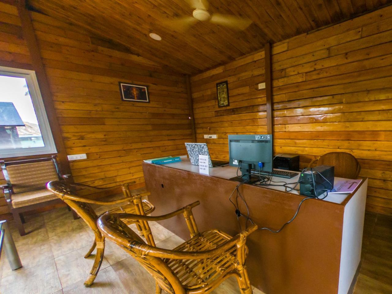 Vista Praia Beach Resort Анжуна Экстерьер фото