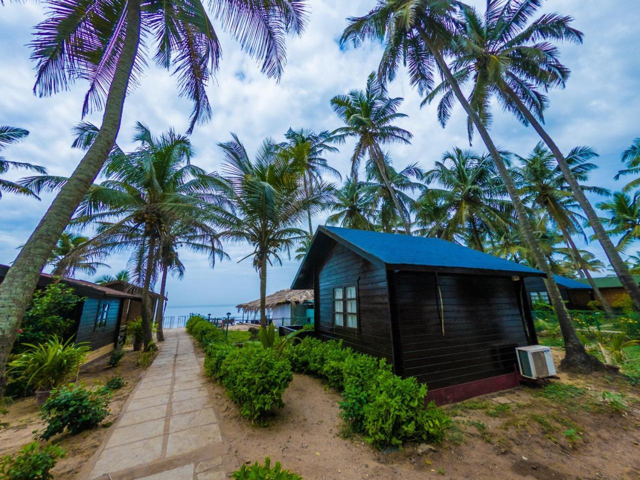 Vista Praia Beach Resort Анжуна Экстерьер фото