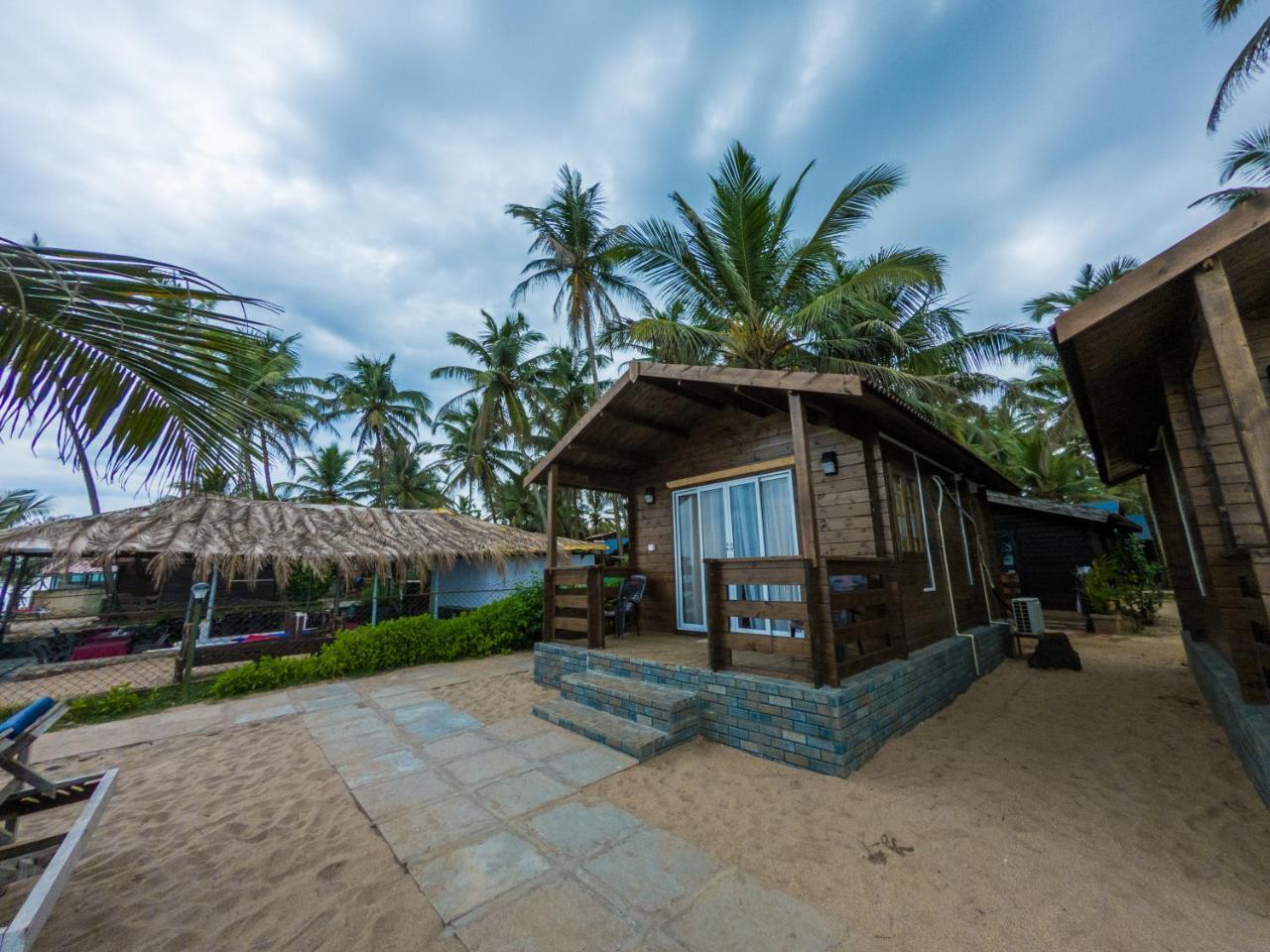 Vista Praia Beach Resort Анжуна Экстерьер фото