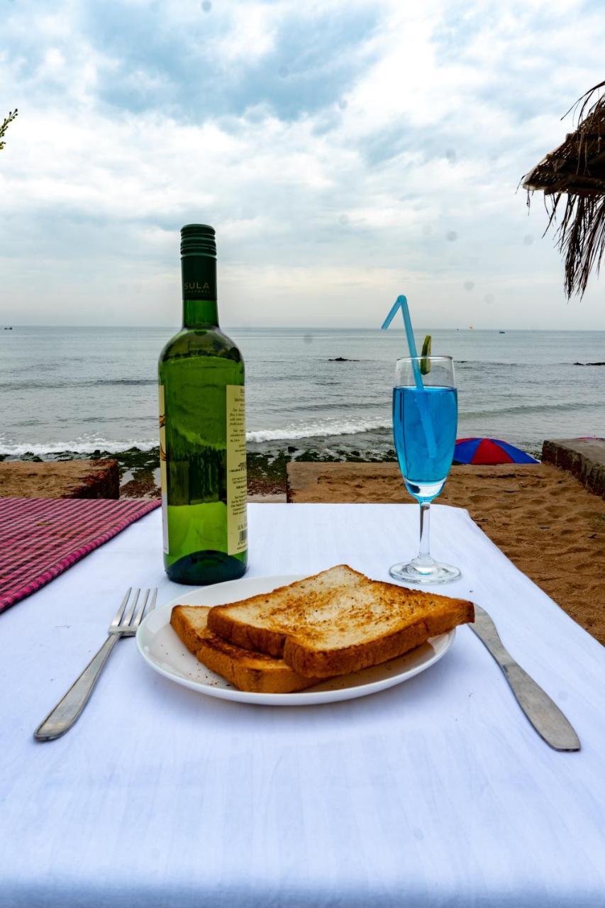 Vista Praia Beach Resort Анжуна Экстерьер фото